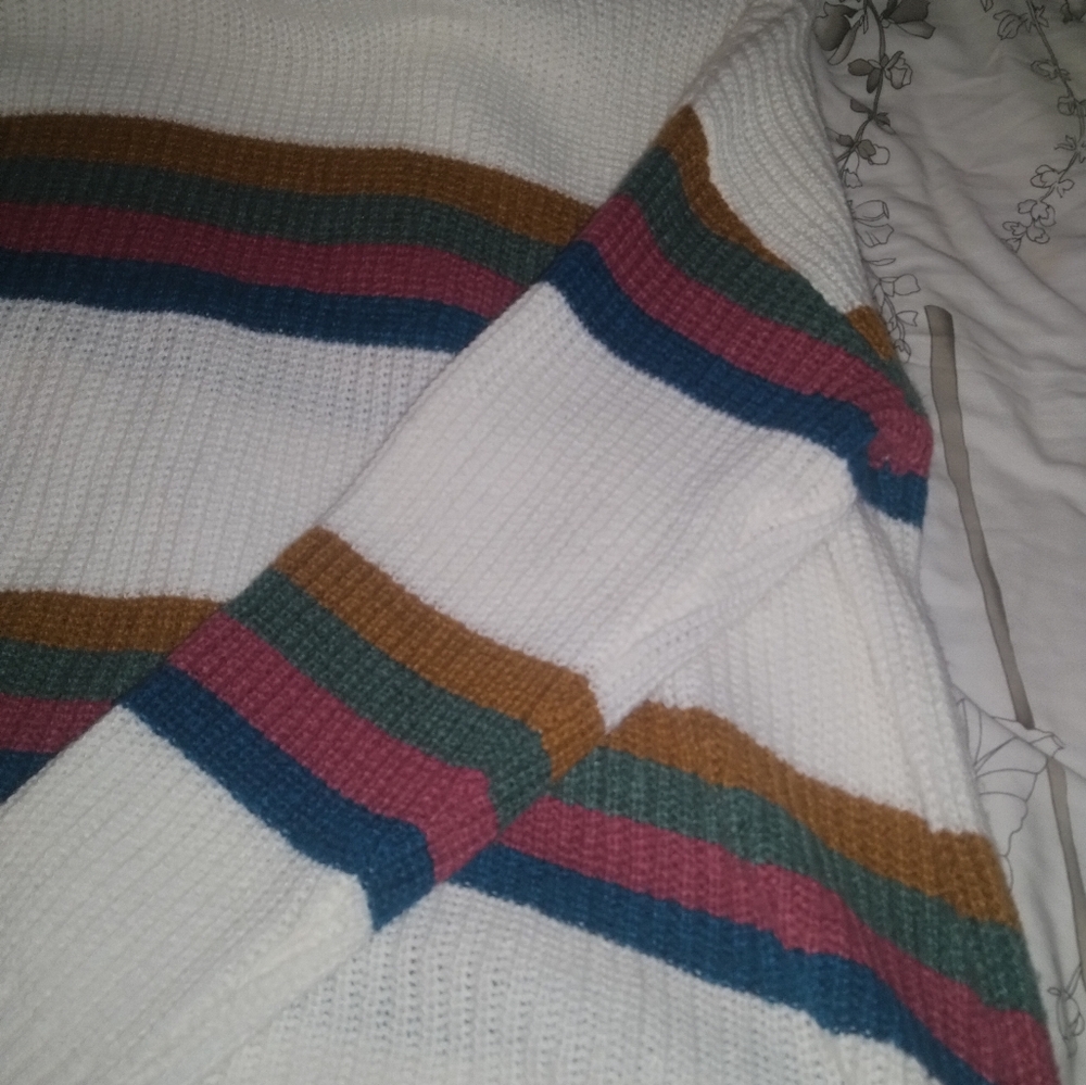 Sweater - Picture 4 of 5